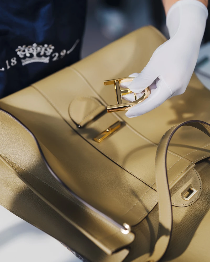 Delvaux Brillant Tempo製作過程非常嚴謹。 Delvaux Brillant Tempo製作過程非常嚴謹。