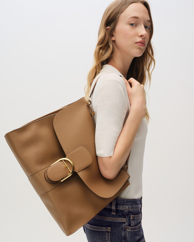 Delvaux Brillant Tempo。 Delvaux Brillant Tempo。