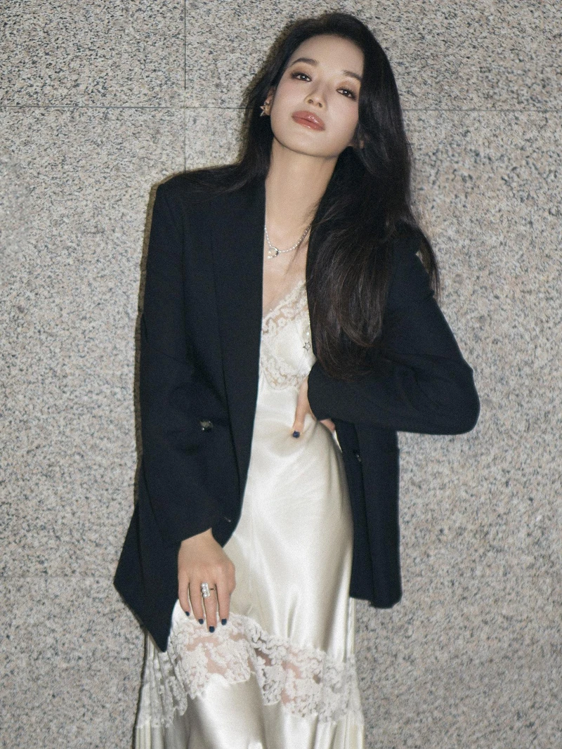 舒淇出席第30屆釜山國際影展 Netflix 原創影集《回魂計》全球首映