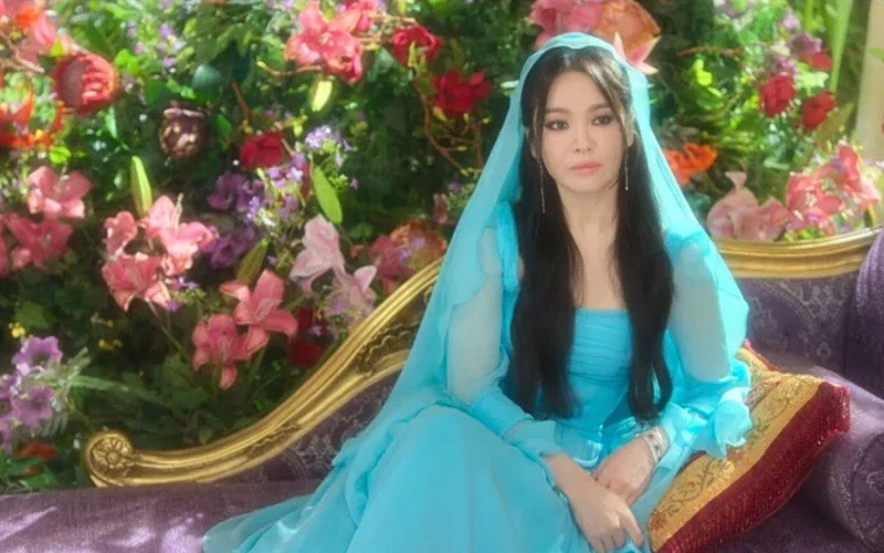 《许愿吧，精灵》最美精灵非乔妹莫属！烟燻妆造型超飒、一身冰蓝色洋装原来还有寓意？