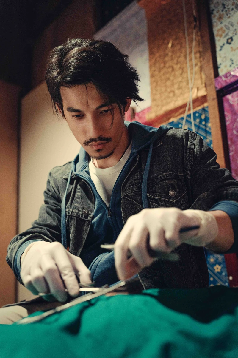 連炳發演出《化外之醫》 Photo / Hami Video