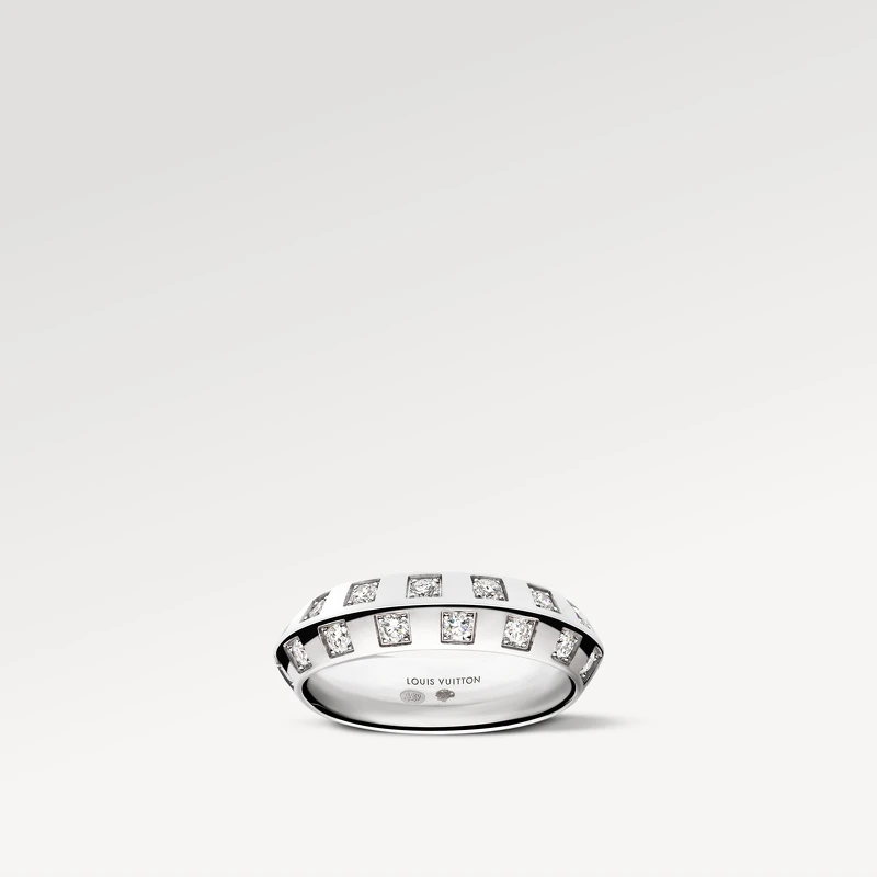 【鳳小岳】Le Damier de Louis Vuitton 戒指 - 配白K金及鑽石，5.5毫米，26顆鑽石，約重0.6克拉 $250,000