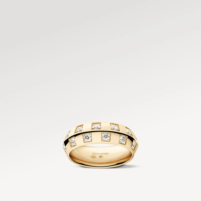 【鳳小岳】LE DAMIER DE LOUIS VUITTON 黃K金與鑽石戒指，7毫米，22顆鑽石，約重1.03克拉 $323,000