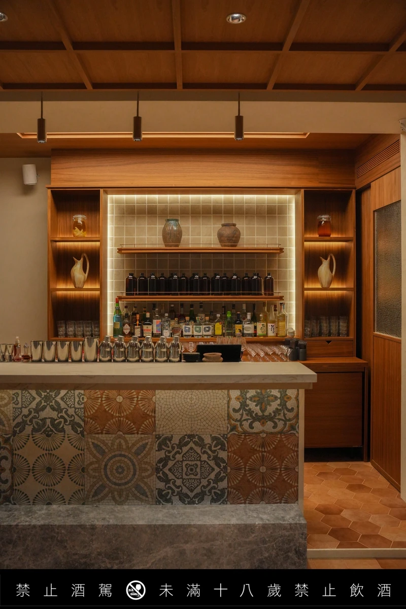 以「從土壤而生」為主題打造空間。