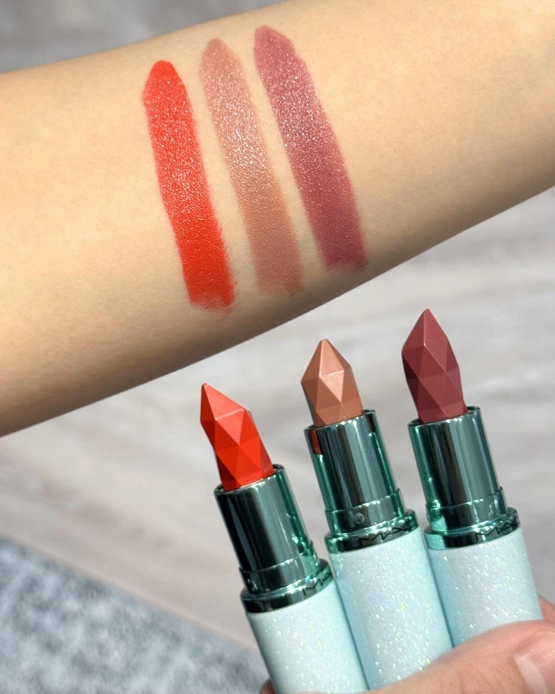 M·A·C 極自我緞光唇膏，NT900