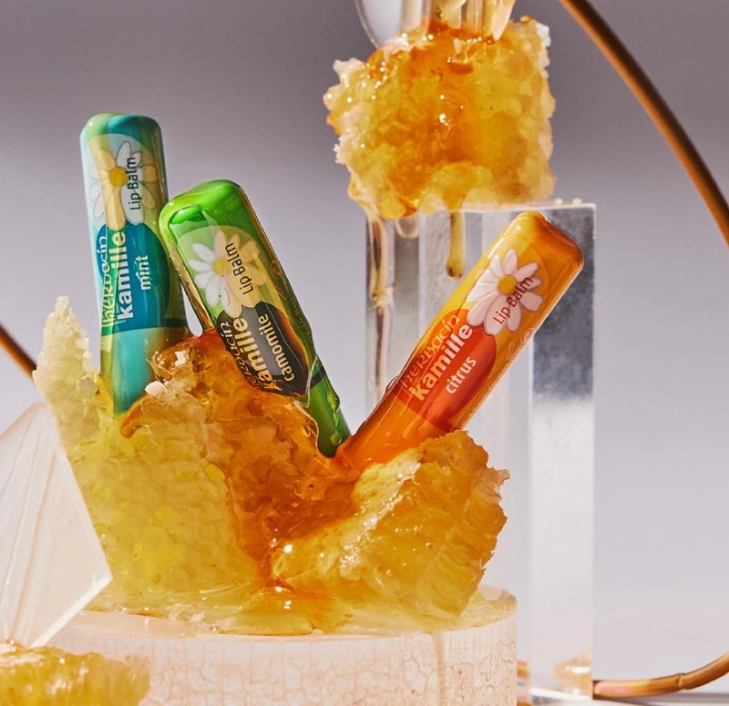 Herbacin德國小甘菊 小甘菊經典修護/香橙潤澤/薄荷迷迭香護唇膏，4.8g，NT129。