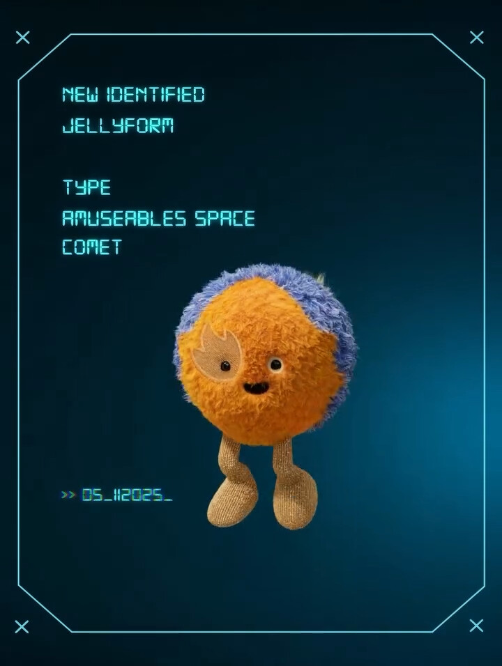 Jellycat首尔限时快闪店的Amuseables Space Comet(图片来源/Jellycat官网) Jellycat首尔限时快闪店的Amuseables Space Comet(图片来源/Jellycat官网)