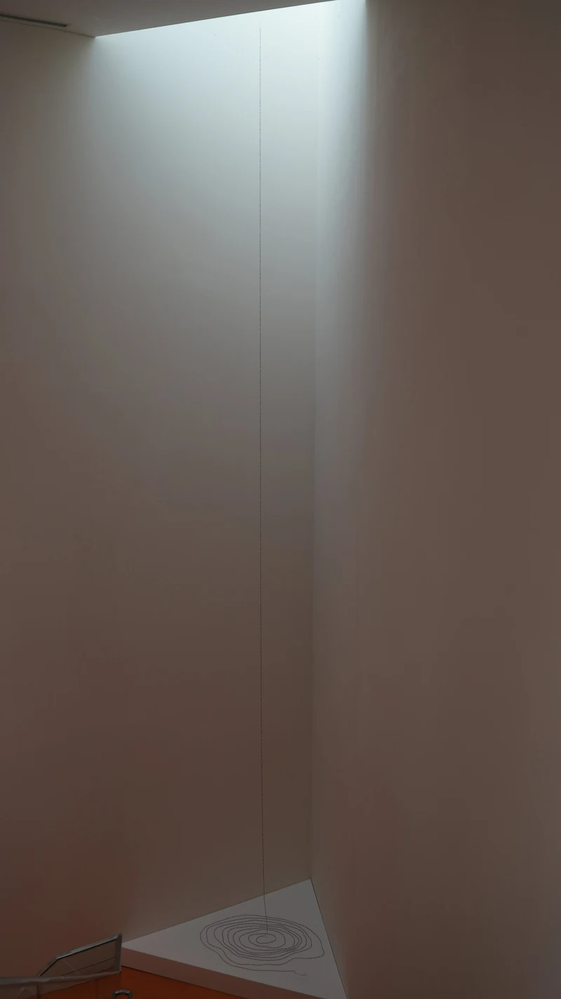 善用三角形空間角落展出之作 善用三角形空間角落展出之作