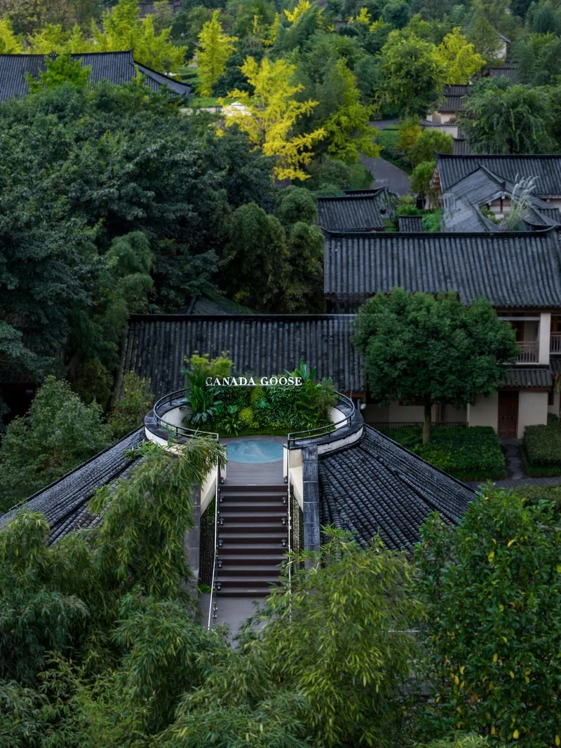 Canada Goose 於成都青城山的六善酒店展開為期三天的沉浸式體驗之旅。 Canada Goose 於成都青城山的六善酒店展開為期三天的沉浸式體驗之旅。