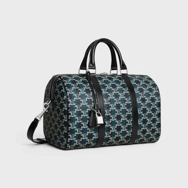 標誌印花大型波士頓包，NT81,000。