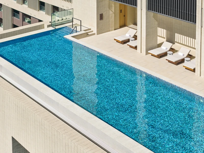 無邊際恆溫泳池。 無邊際恆溫泳池。