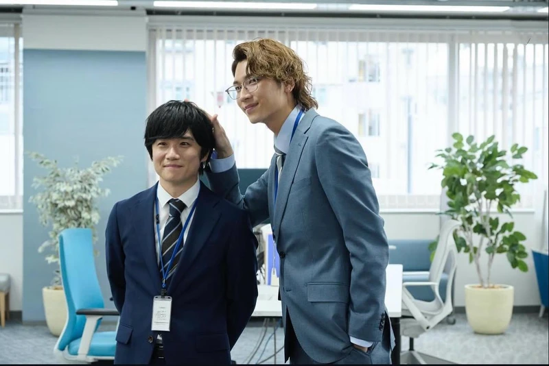 風間俊介(左)與庄司浩平演出的《40歲之前想做的10件事》大受好評,兩人人氣也因此攀升。 風間俊介(左)與庄司浩平演出的《40歲之前想做的10件事》大受好評,兩人人氣也因此攀升。