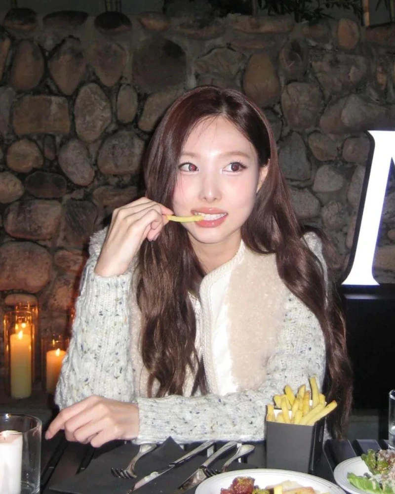 Photo/ IG @nayeonyny Photo/ IG @nayeonyny