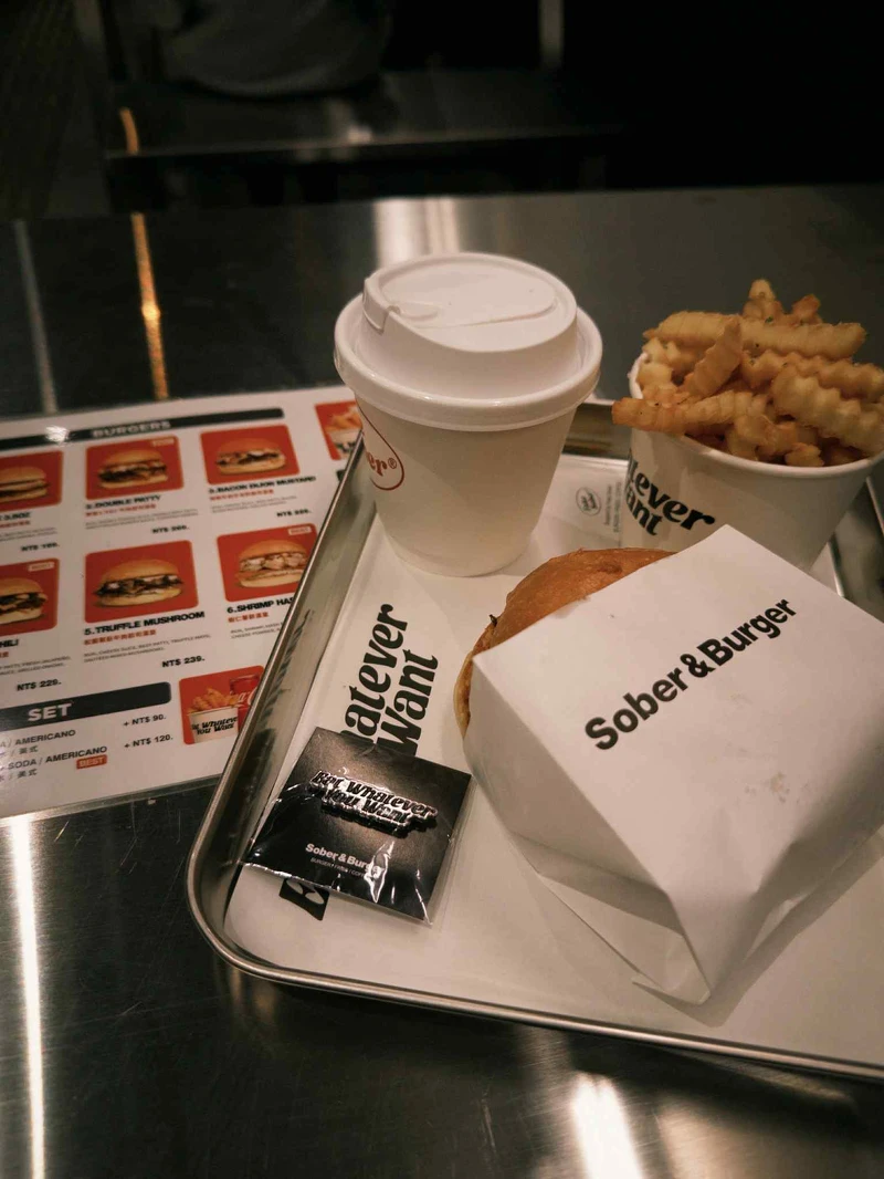 「Sober & Burger」販售6款口味漢堡 Photo / R