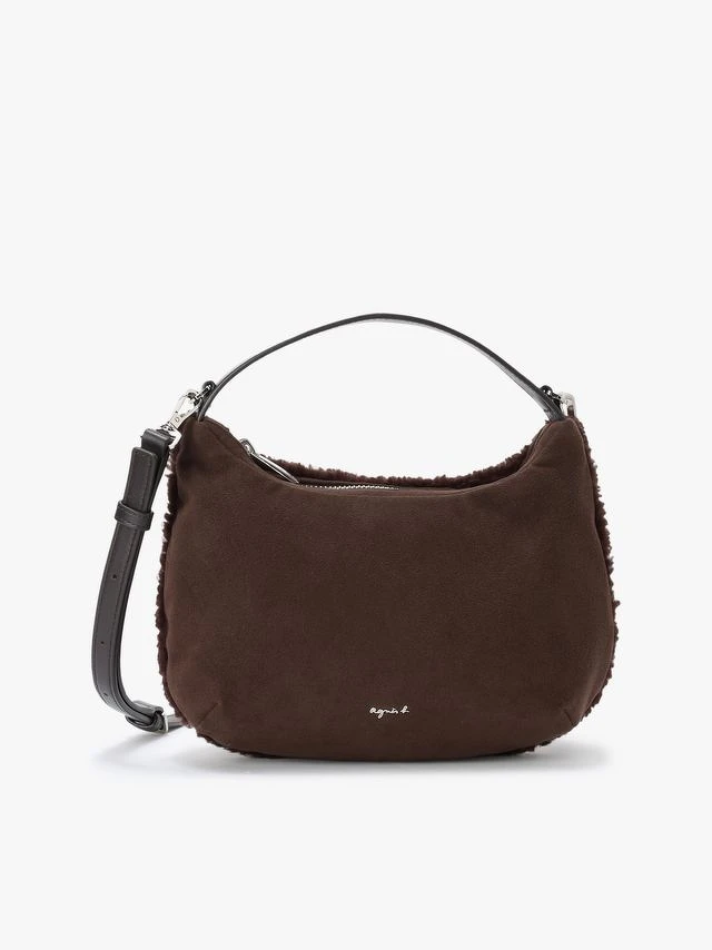 兩用肩背包,NT9,580。 兩用肩背包,NT9,580。