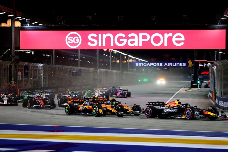 新加坡是全球第一個在夜間舉辦的大獎賽。