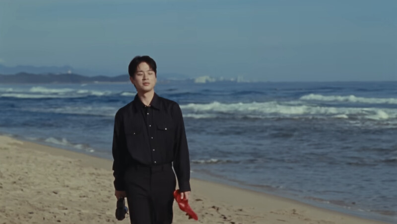 頒獎典禮華莎的表演是延續兩人在〈Good Goodbye〉MV中的橋段。 頒獎典禮華莎的表演是延續兩人在〈Good Goodbye〉MV中的橋段。