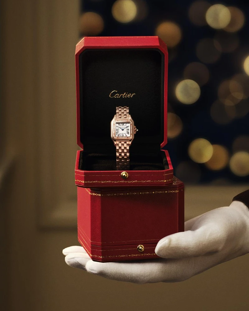 Panth&egrave;re de Cartier玫瑰金鑲鑽腕錶。