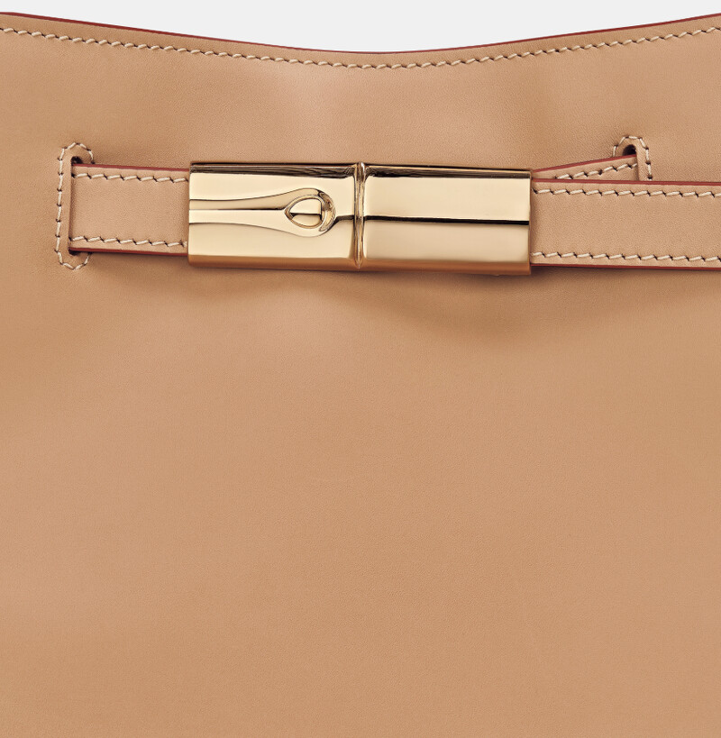 Longchamp 最新 Le Smart 包款。