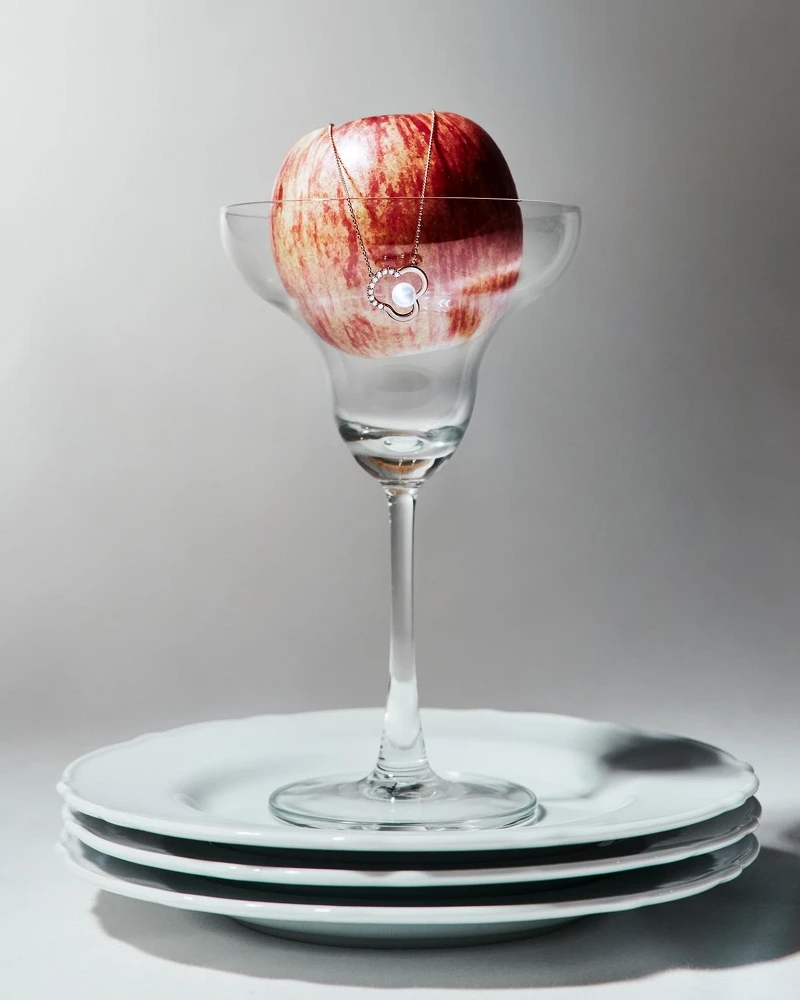 TASAKI chants signature 系列18K櫻花金鑲嵌阿古屋珍珠與鑽石項鍊。