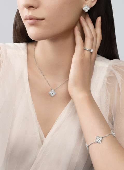 梵克雅寶VCA Alhambra四葉幸運草系列鑽石耳環(Vintage Alhambra)VCA Vintage Alhambra四葉幸運草系列,18K白金鑲嵌鑽石