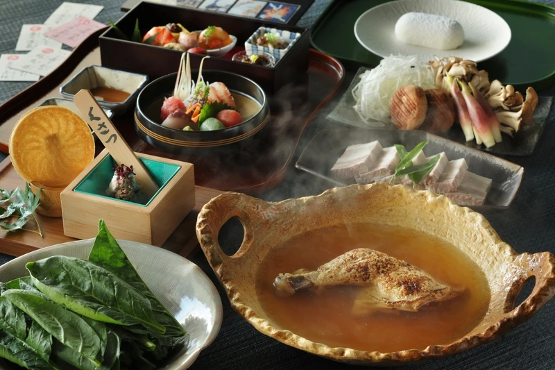 餐飲採用群馬與草津周邊食材。