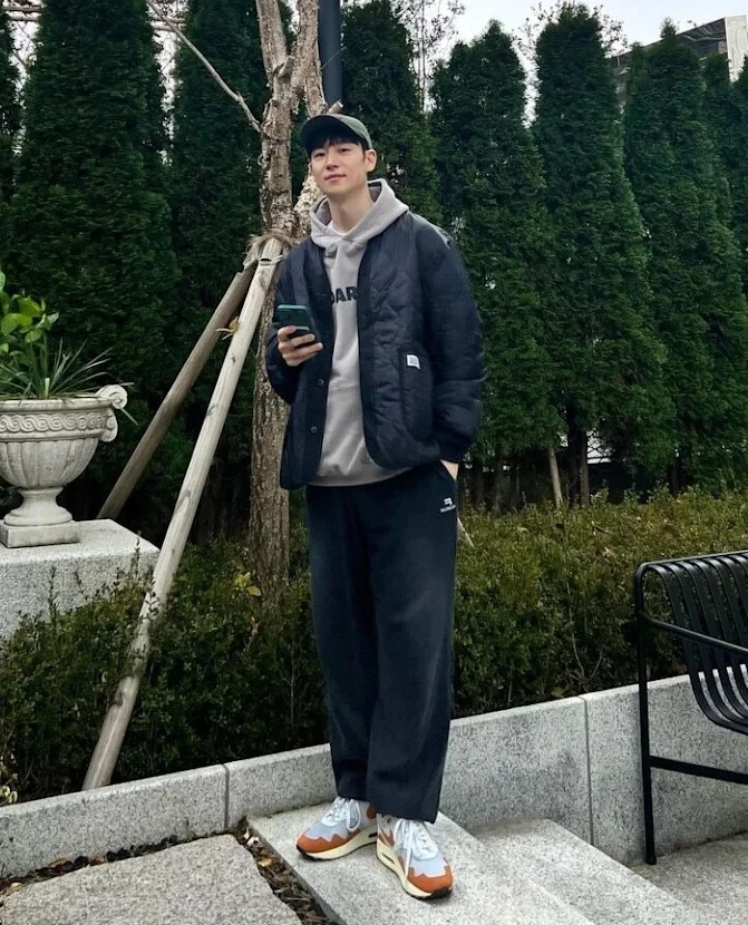 李帝勳帽T外套日常穿搭 李帝勳帽T外套日常穿搭
