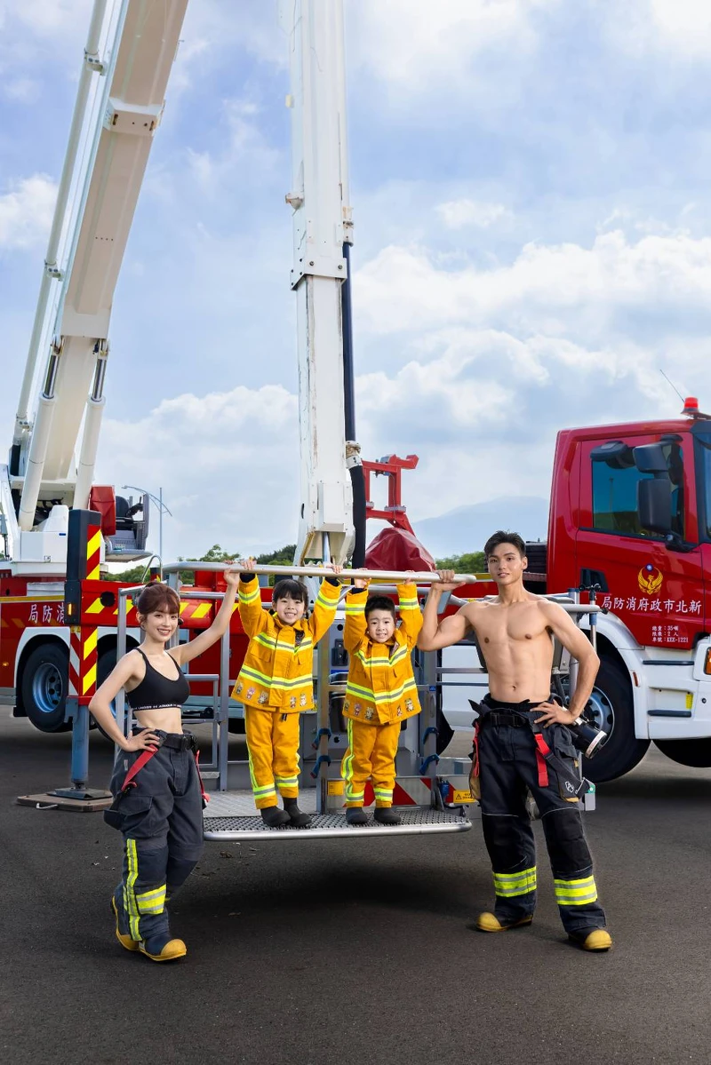 慈福分隊隊員邱治筌及南勢分隊救護義消蕭靜璣 慈福分隊隊員邱治筌及南勢分隊救護義消蕭靜璣