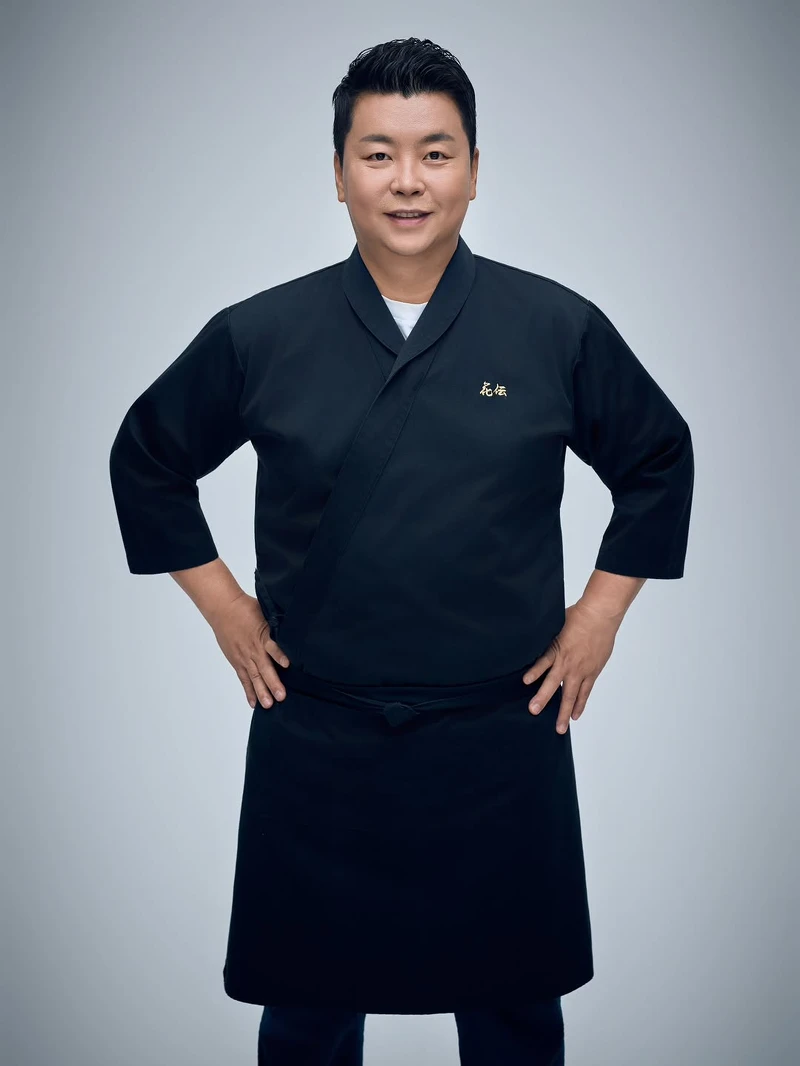 鄭鎬泳主廚在《拜託了冰箱》中表現活潑亮眼。 鄭鎬泳主廚在《拜託了冰箱》中表現活潑亮眼。