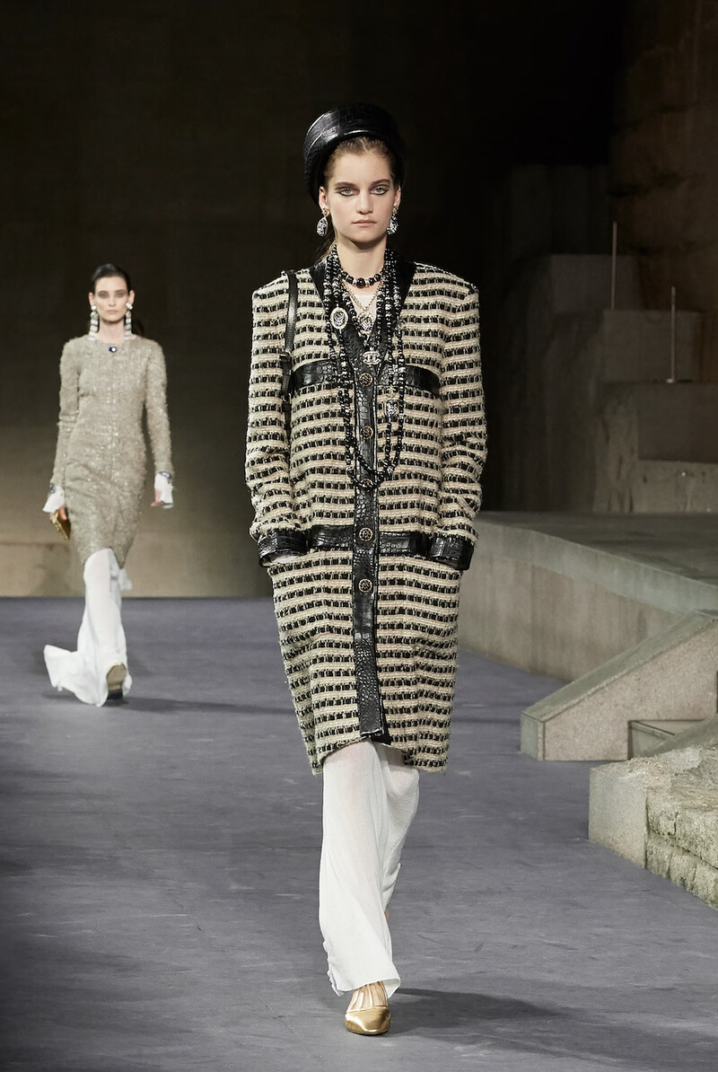 Chanel前創意總監老佛爺Karl Lagerfeld曾於2018年在紐約大都會博物館推出「Paris–New York」系列。