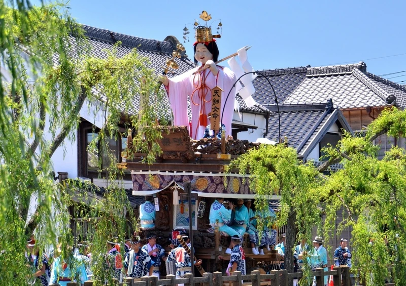 每年七月、十月舉行「佐原大祭」超級熱鬧。