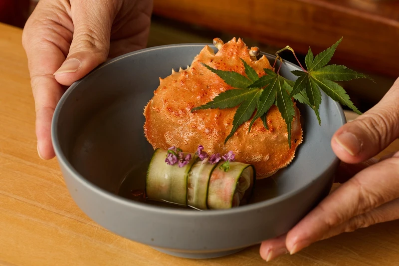 「Nikai 二階割烹」今年以冬季菜單把重點放在風味的純淨與細節。 「Nikai 二階割烹」今年以冬季菜單把重點放在風味的純淨與細節。