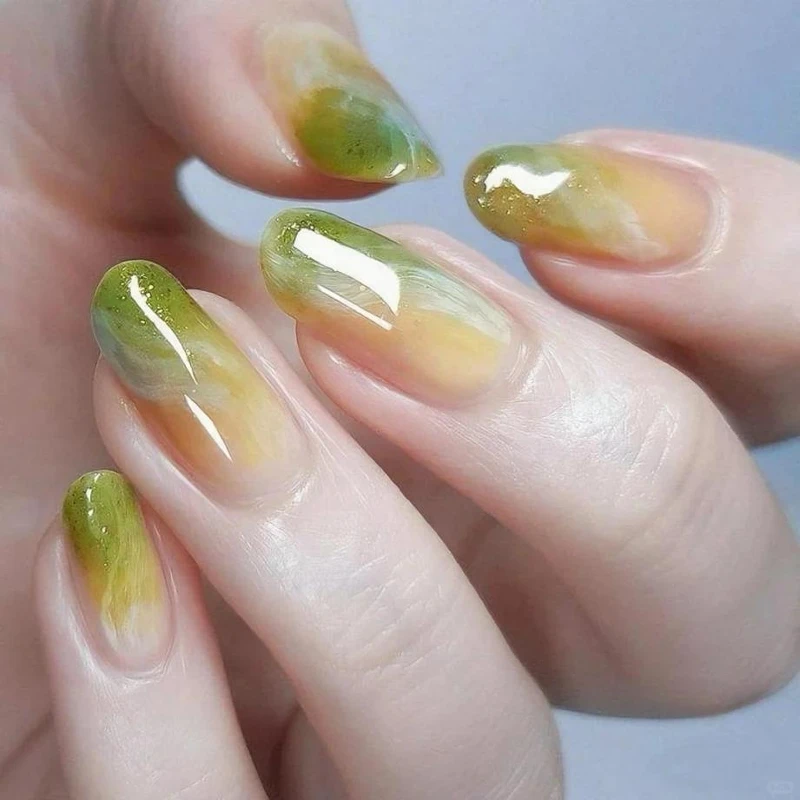 日式煎茶美甲範本(Photo/小紅書@旺旺学搓甲) 日式煎茶美甲範本(Photo/小紅書@旺旺学搓甲)