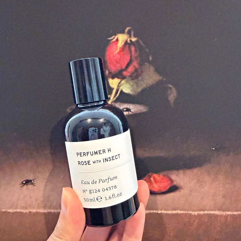 Perfumer H玫瑰與昆蟲淡香精50ml，NT6,200、補充瓶100ml，NT8,800、手工玻璃瓶組NT25,300