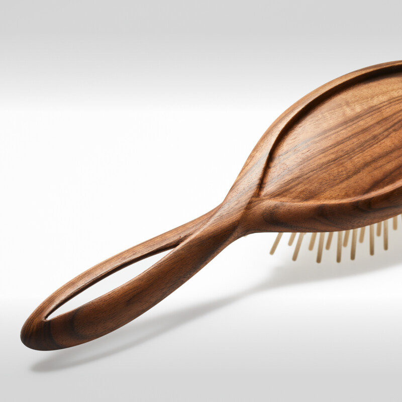 ACCA KAPPA Infinito 150全球限量氣墊按摩梳(胡桃木),NT7,560 ACCA KAPPA Infinito 150全球限量氣墊按摩梳(胡桃木),NT7,560