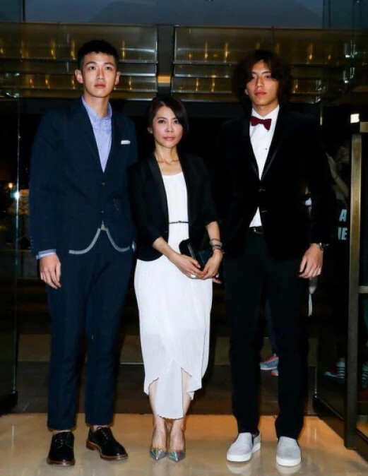 柴智屏和柯震東、王大陸曾與林依晨合作電影《打噴嚏》 柴智屏和柯震東、王大陸曾與林依晨合作電影《打噴嚏》