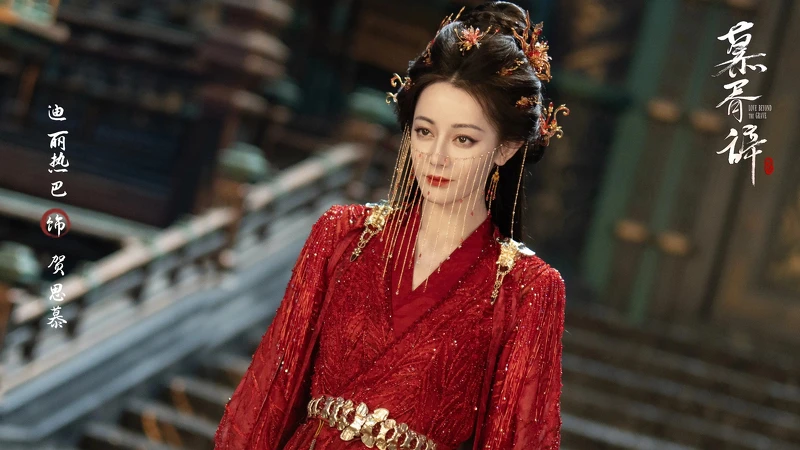 迪麗熱巴《慕胥辭》造型美翻,但搭檔陳飛宇也被看衰。 迪麗熱巴《慕胥辭》造型美翻,但搭檔陳飛宇也被看衰。