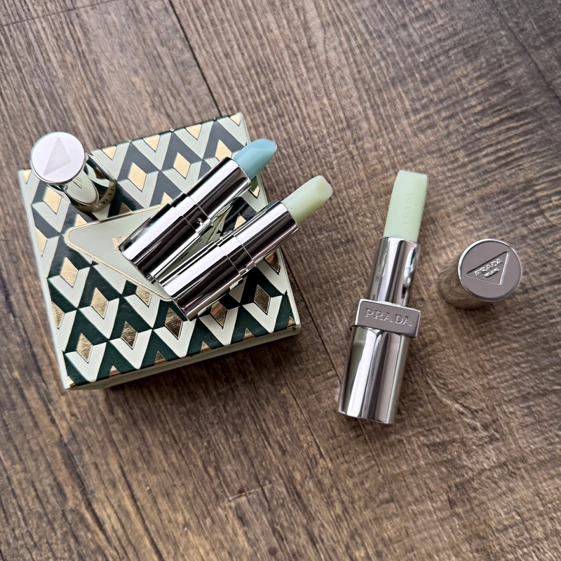 PRADA訂製精巧潤唇組，NT1,800