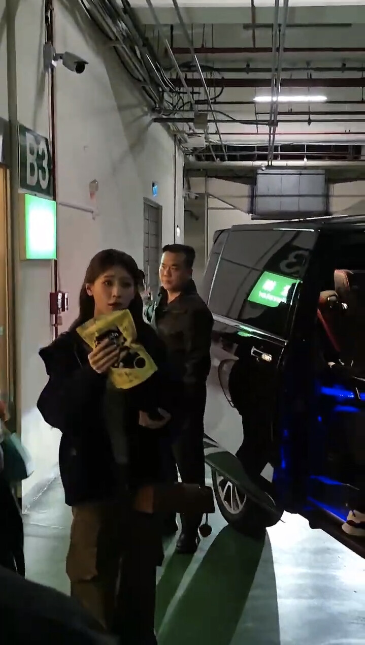 薇娟下班路上也緊抓著「丹尼船長」的北海道奶油玉米濃湯味米米花（圖片來源／丹尼船長提供 @vicky751016 Threads）