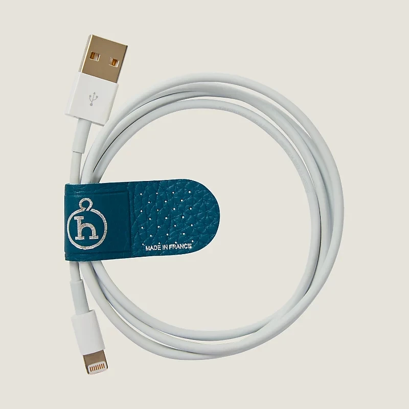 Hermès於2010年成立的Petit h工坊,以材料出發打造各式意想不到的特色單品。 Hermès於2010年成立的Petit h工坊,以材料出發打造各式意想不到的特色單品。