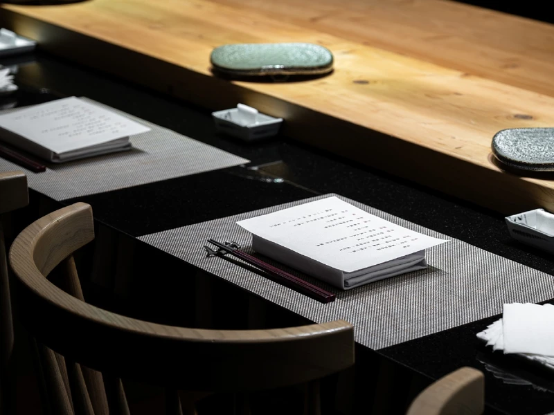 因此在「鮨毅」的菜單裡,熟食反而不是配角,而是整套菜單的主軸。 因此在「鮨毅」的菜單裡,熟食反而不是配角,而是整套菜單的主軸。