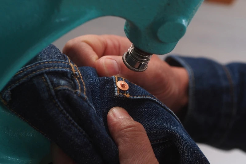 往福山市了解牛仔布產業。 往福山市了解牛仔布產業。