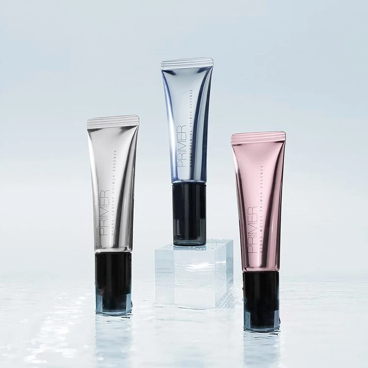 Solone補水柔焦妝前精華。