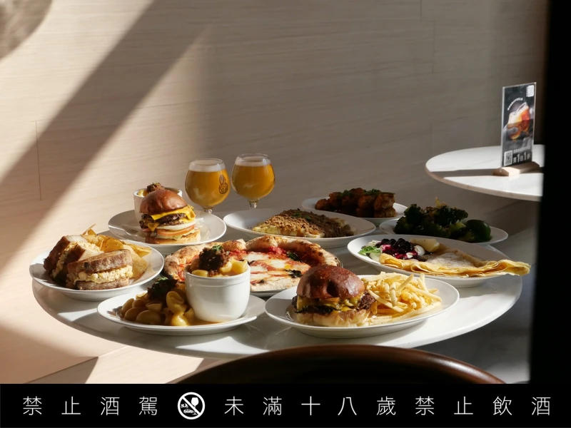 是品牌首度以为前提设计的门市。 是品牌首度以为前提设计的门市。