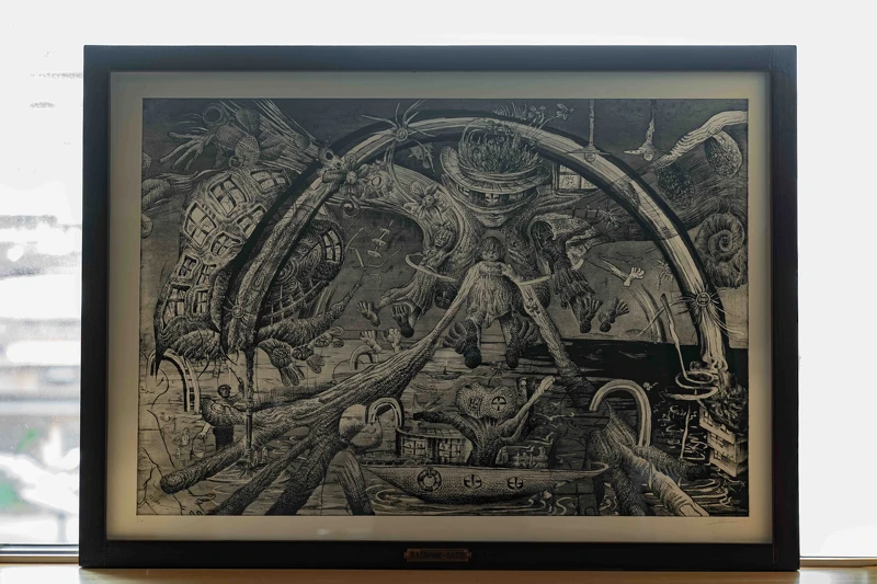 第八届优选作品：朝井飒志（Soshi Asai）《彩虹门 Rainbow Gate》，作品以神话寓言反思文明与自然的失衡，呈现壮丽而深邃的末世寓言。