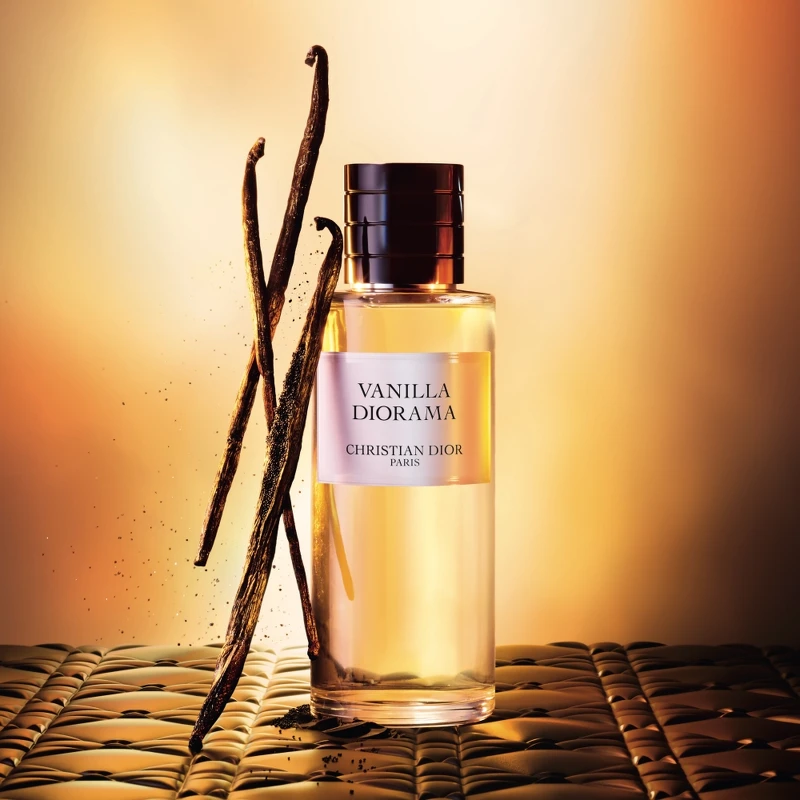 DIOR香氛世家澄金梵尼蘭Vanilla Diorama 50ml，NT6,700、100ml，NT10,900