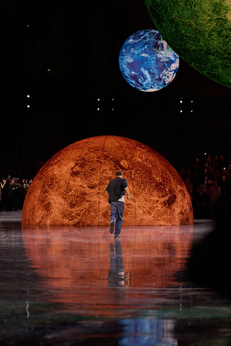 Matthieu Blazy接任Chanel藝術總監，10月發佈了首個春夏大秀，備受好評。