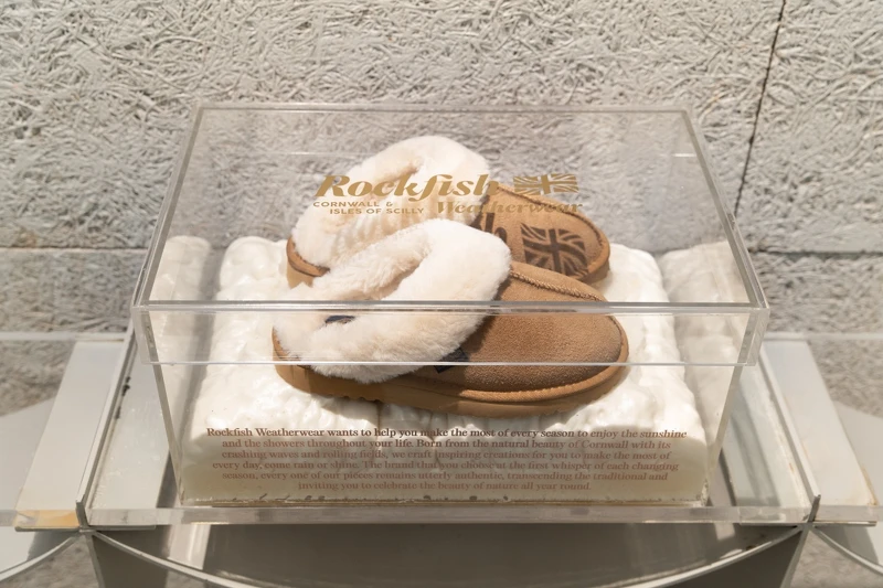 Rockfish Weatherwear 天鵝絨與麂皮的溫柔質地與 GŪLŪ GURU 輕透簡練的色調交疊。