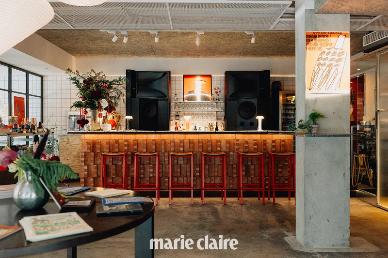 是庙东的灵魂所在，所以醒目的 JBL Everest DD55000 喇叭几乎是整个空间的视觉重心。