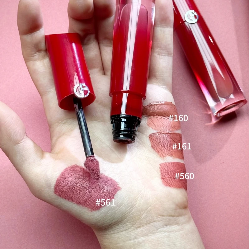 Armani Beauty亞曼尼奢華柔紗訂製唇露10色手部試色。NT1650